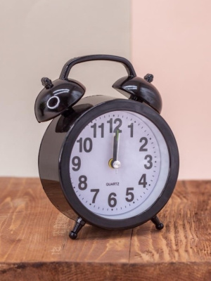 Часы-будильник Черные цифры 8028-03