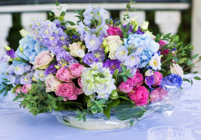 Фото Алмазная мозайка 30х40 Нежнейшие красивые цветы на столе CF30074 от производителя, с доставкой по Хабаровску