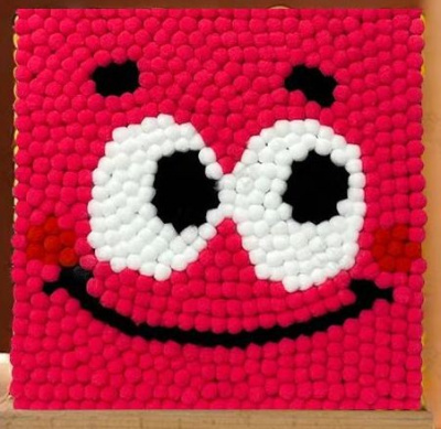 Фото Картина из помпонов на подрамнике Draw Me! Smile 20х20см 156-LQ-055 от производителя, с доставкой по Хабаровску