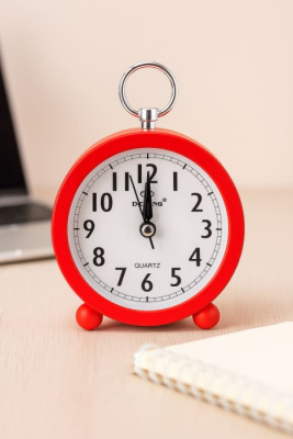 Часы-будильник Каждый день красные OS-004-01