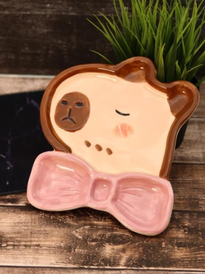 Тарелка керамическая Галстук-бабочка Капибара 18,4х20,5х2,4см FC242287