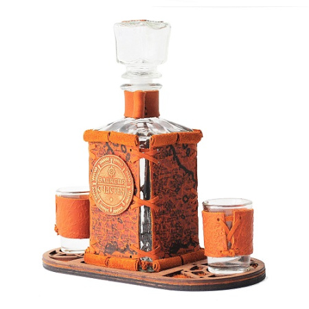 Фото Графин декоративный в футляре (нат. кожа) рыжий 096-07-83 от производителя, с доставкой по Хабаровску